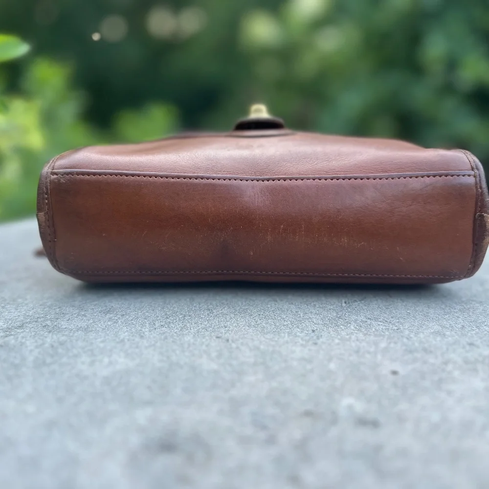 Vintage Coach Devon Leather Shoulder/Crossbody in brown Handbag